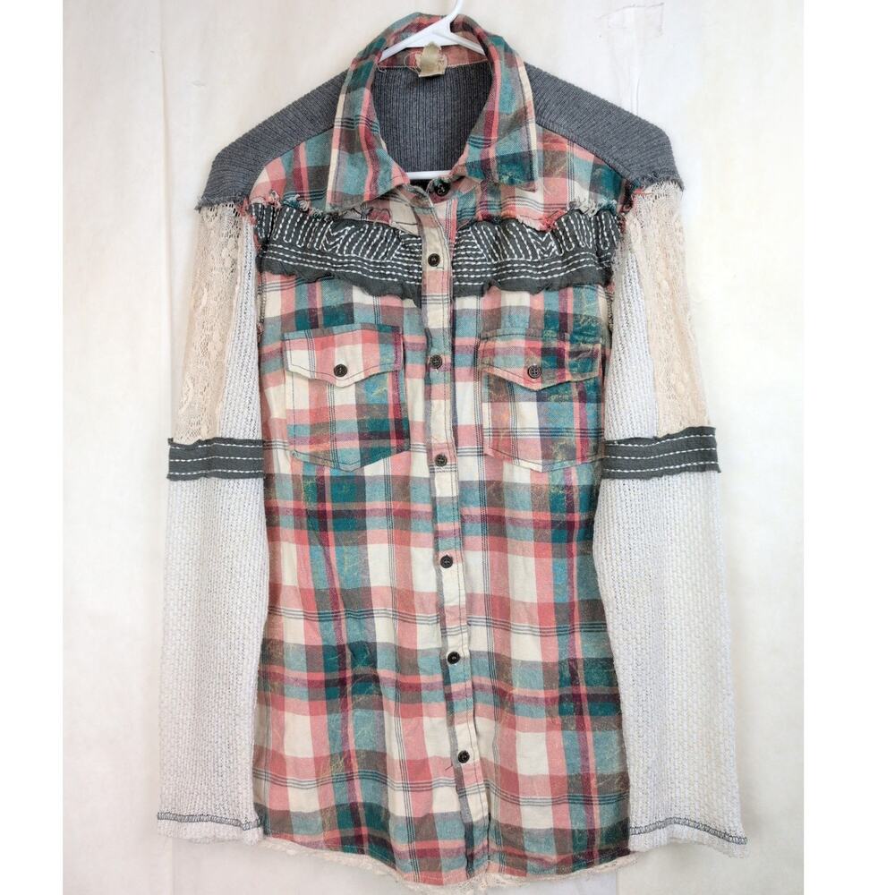 Gimmicks by BKE mixed media patchwork button up top Size Med Grunge Boho Retro